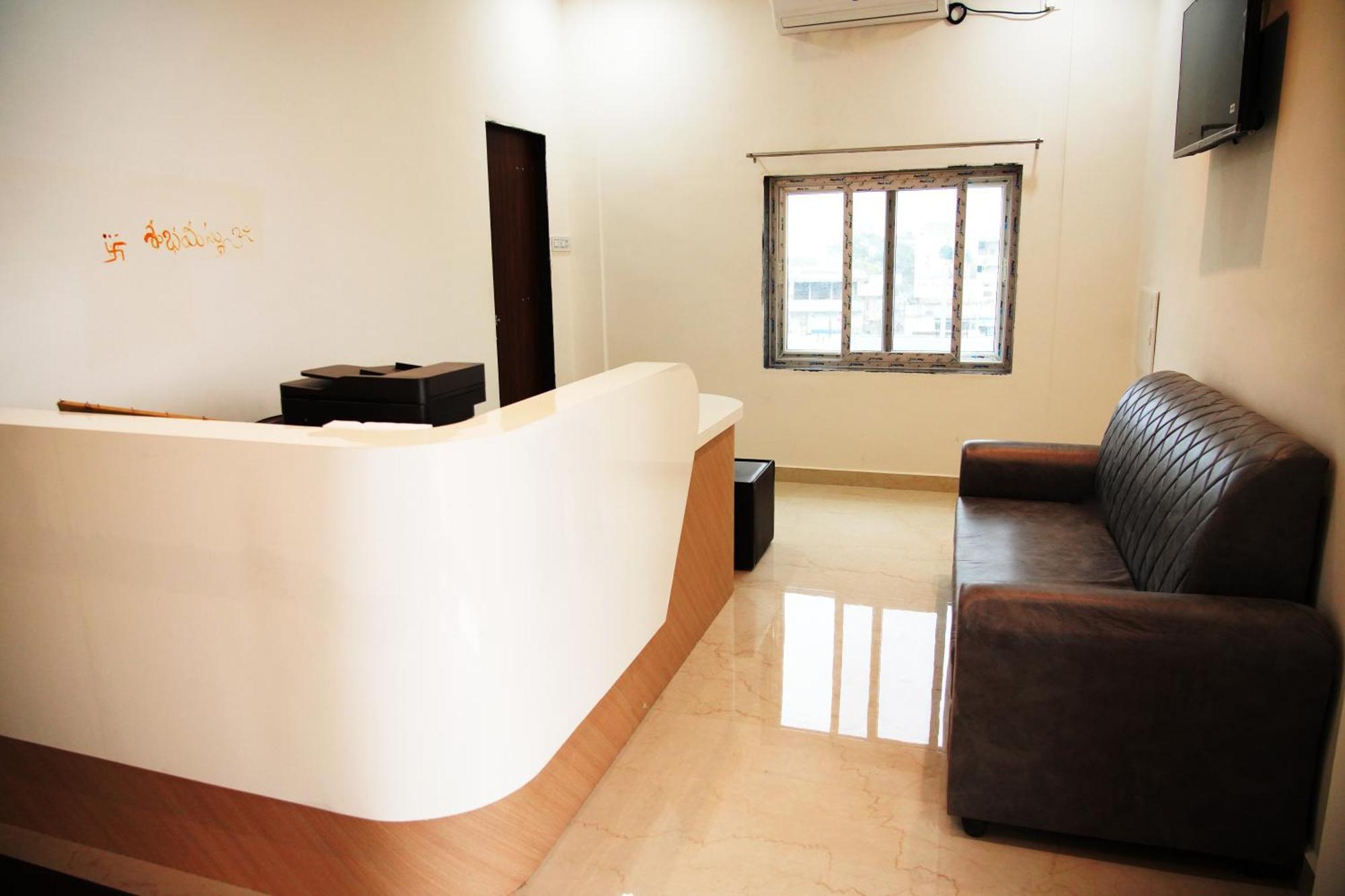 Sunshine Residency Hotel Mancherāl Kültér fotó